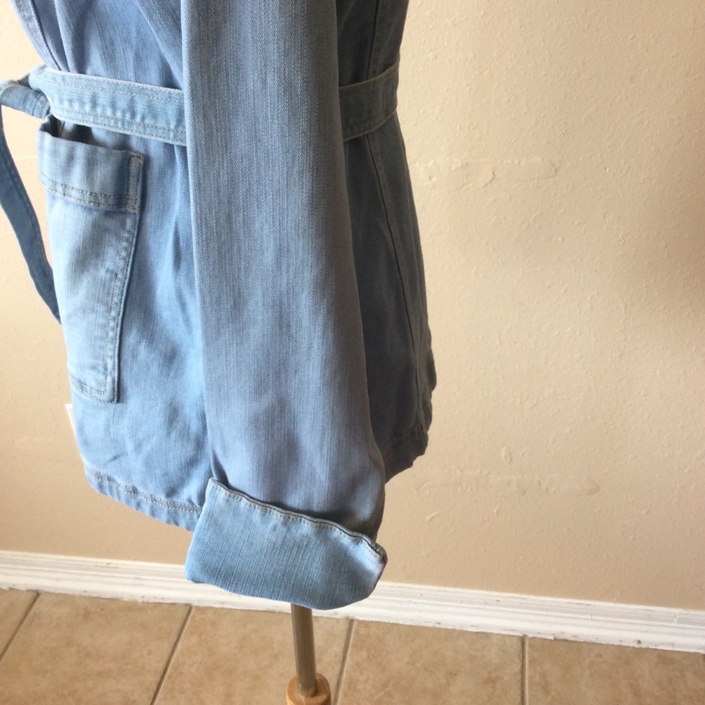 Cato v Light Wash Denim Jacket Size L, NWT - Picture 8 of 15